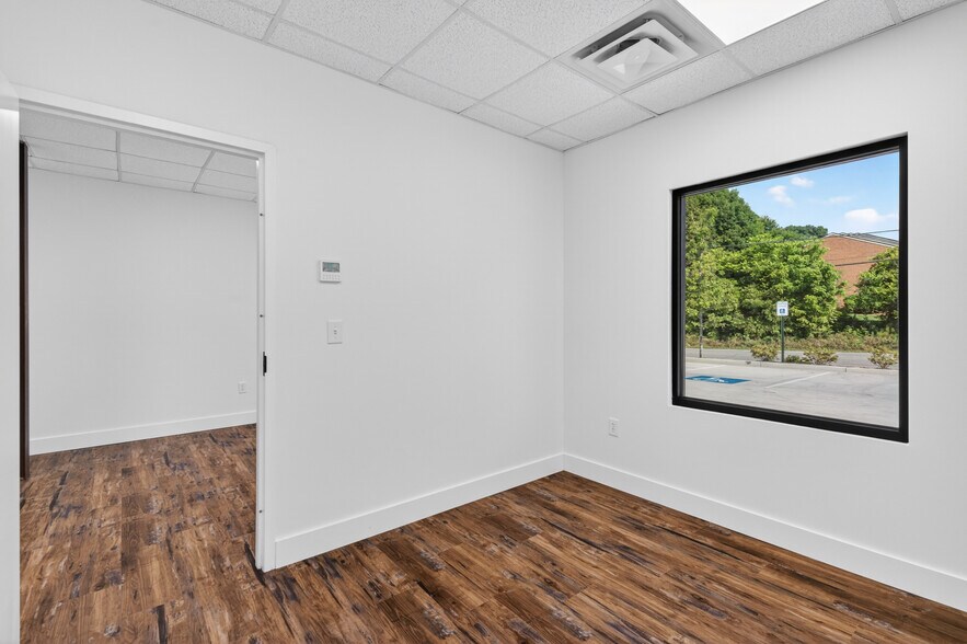 More Photos Of 3606 Explorer Trl, Oakwood Warehouse For Lease