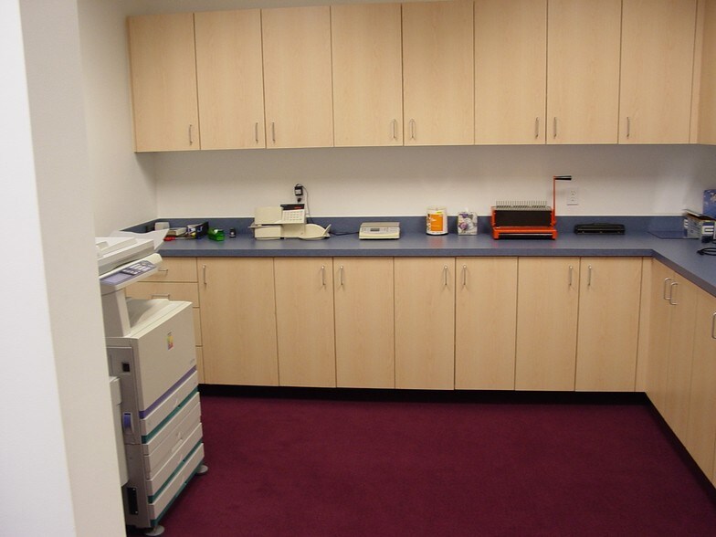 More Photos Of 2200 Gannett Ave, Des Moines Office For Sale