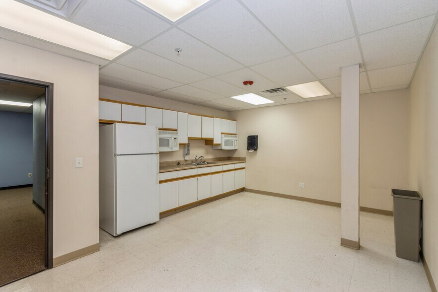 More Photos Of 520 10th Ave, Coralville Medical For Sale