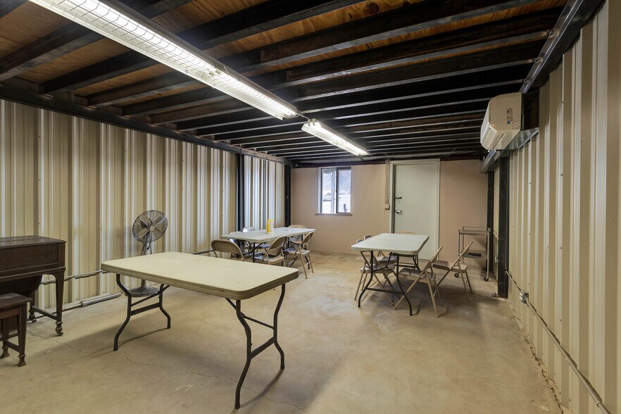 More Photos Of 75851 Baseline Rd, Twentynine Palms Warehouse For Sale