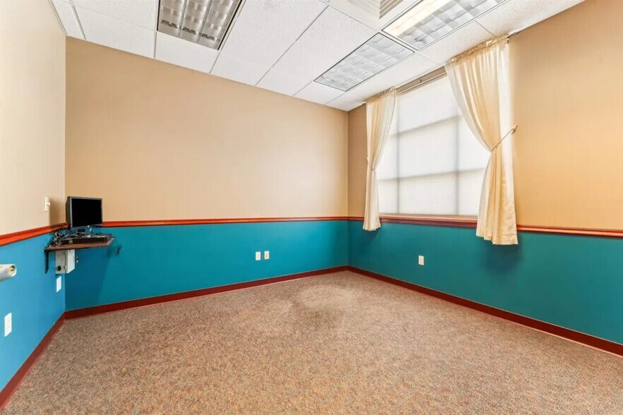 More Photos Of 180 Knights Way, Fond Du Lac Medical For Sale