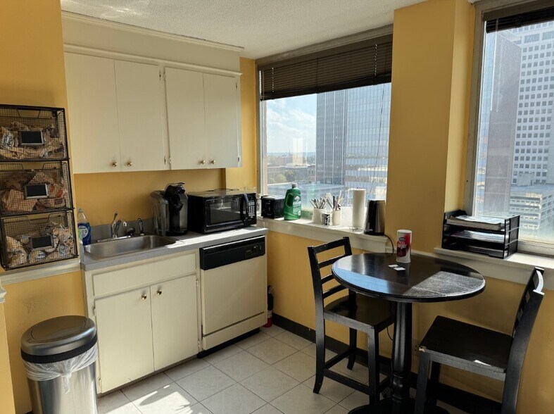 More Photos Of 212 Center St, Little Rock Office For Sale