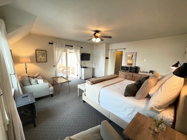 More Photos Of 4362 Crow Valley Rd, Eastsound Hotel For Sale