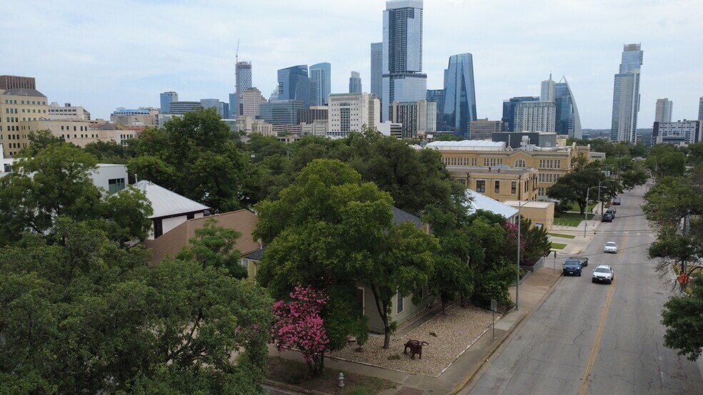 More Photos Of 713 W 14th St, Austin Office For Sale