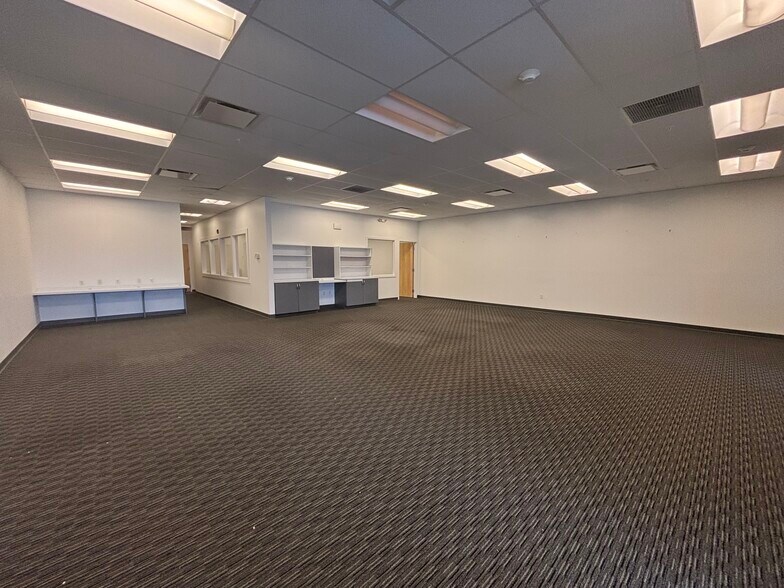 More Photos Of 800 Islington St, Portsmouth Unknown For Lease