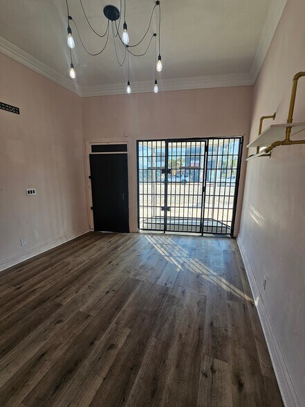 More Photos Of 5275-5287 W Pico Blvd, Los Angeles General Retail For Sale