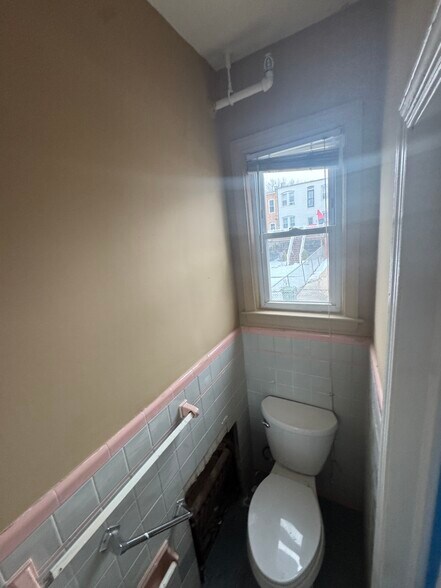 More Photos Of 2449 Shirley Ave, Baltimore Flex For Sale