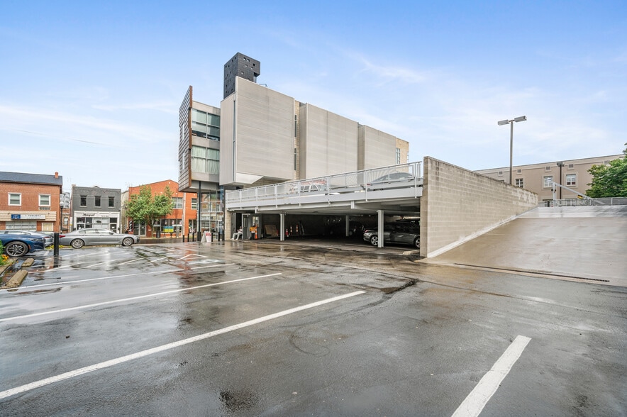 More Photos Of 5840-5846 Ellsworth Ave, Pittsburgh Medical For Lease