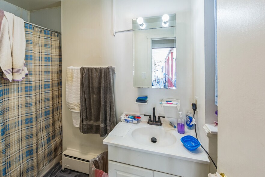 More Photos Of 211-17 Main St, Royersford Bar For Sale