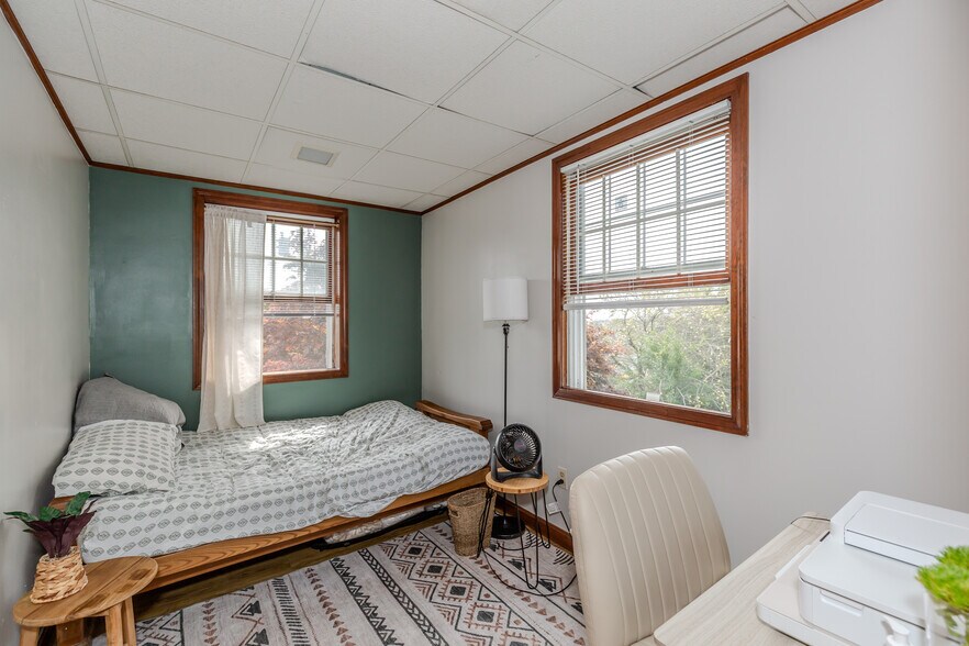 More Photos Of 80 Briarwood Ave, Middletown Apartments For Sale