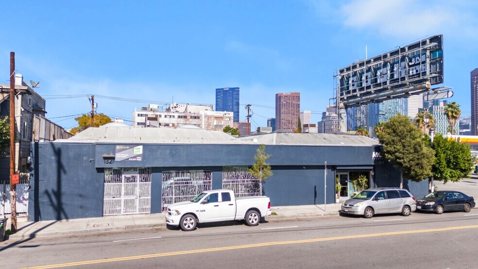 More Photos Of 1319-1321 W 11th St, Los Angeles Showroom For Sale