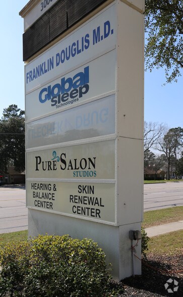 More Photos Of 3000 W Davis St, Conroe Freestanding For Lease