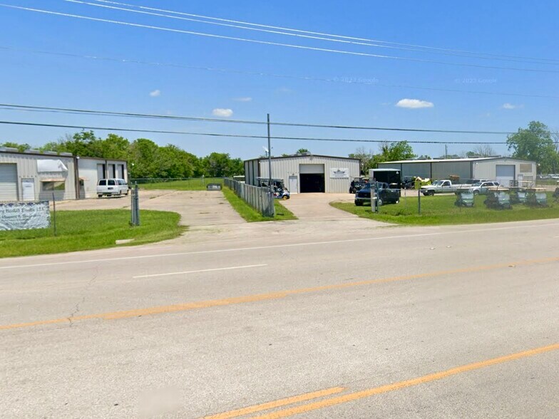 More Photos Of 13041-13071 S HIGHWAY 288 B Hwy, Angleton Light Distribution For Sale