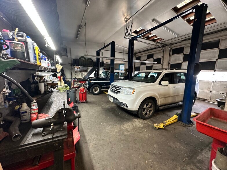 More Photos Of 3022 Evergreen Pky, Evergreen Freestanding For Sale