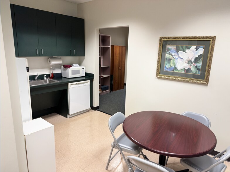 More Photos Of 1151 Executive Cir, Cary Office For Lease