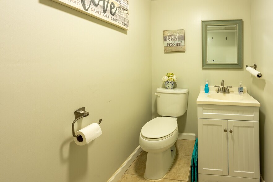 More Photos Of 927 Broadway, Fountain Hill Religious Facility For Sale