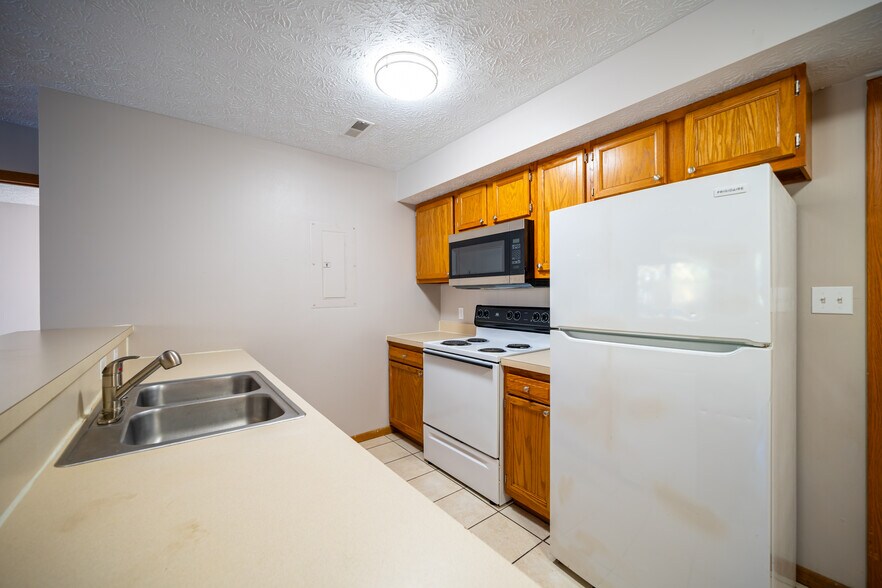 More Photos Of 459-469 Spicer St, Akron Apartments For Sale