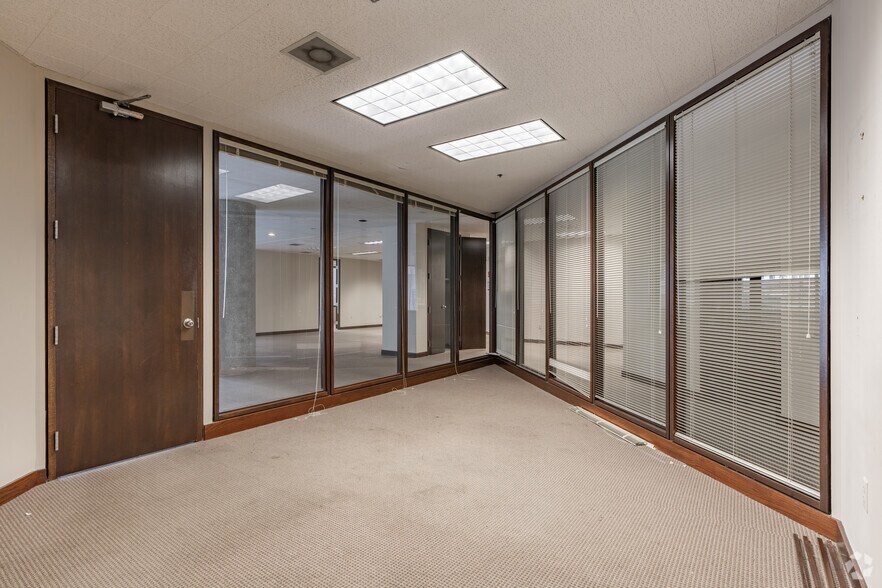 More Photos Of 105 W Capitol Ave, Little Rock Office For Sale