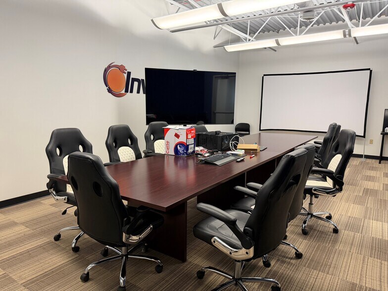 More Photos Of 26 Parkridge Rd, Haverhill Research And Development For Lease