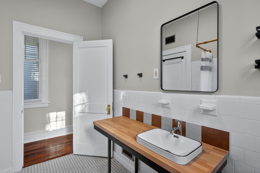 More Photos Of 923 E Park Ave, Savannah Apartments For Sale