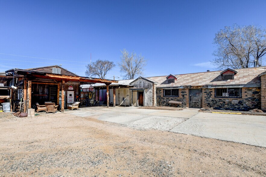 More Photos Of 495 E Z St, Prescott Showroom For Sale