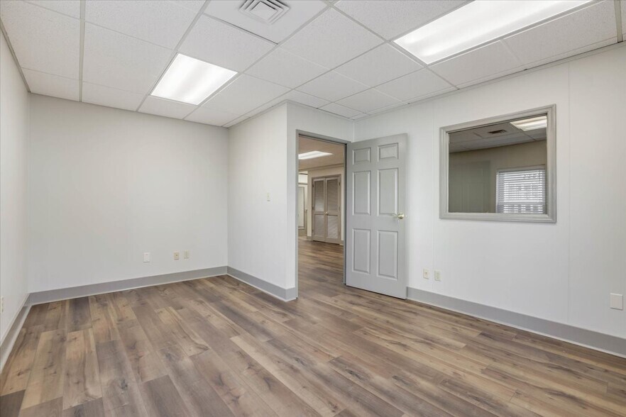 More Photos Of 1310 Thomasville Rd, Tallahassee Office For Sale