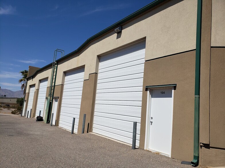 More Photos Of 1524 E Drinda Way, Bullhead City Warehouse For Lease