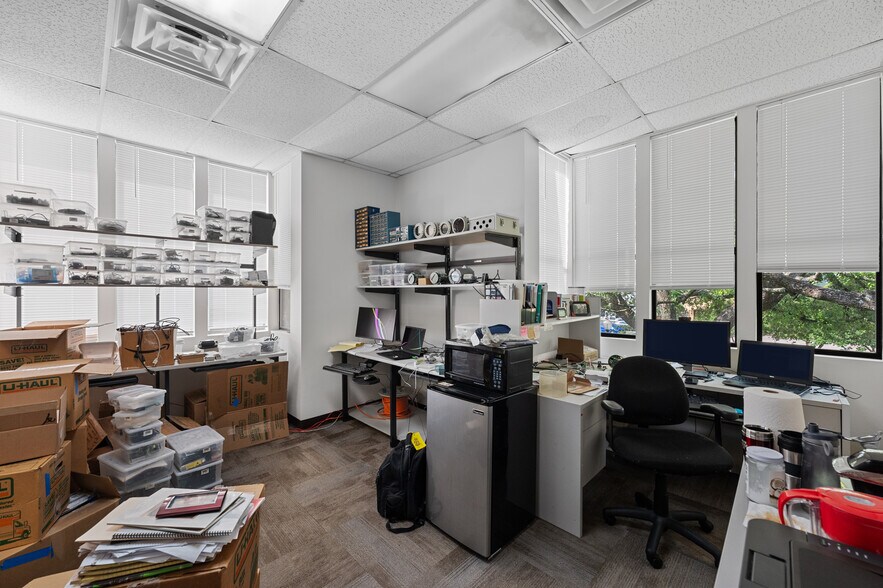 More Photos Of 3624 North Hills Dr, Austin Medical For Sale