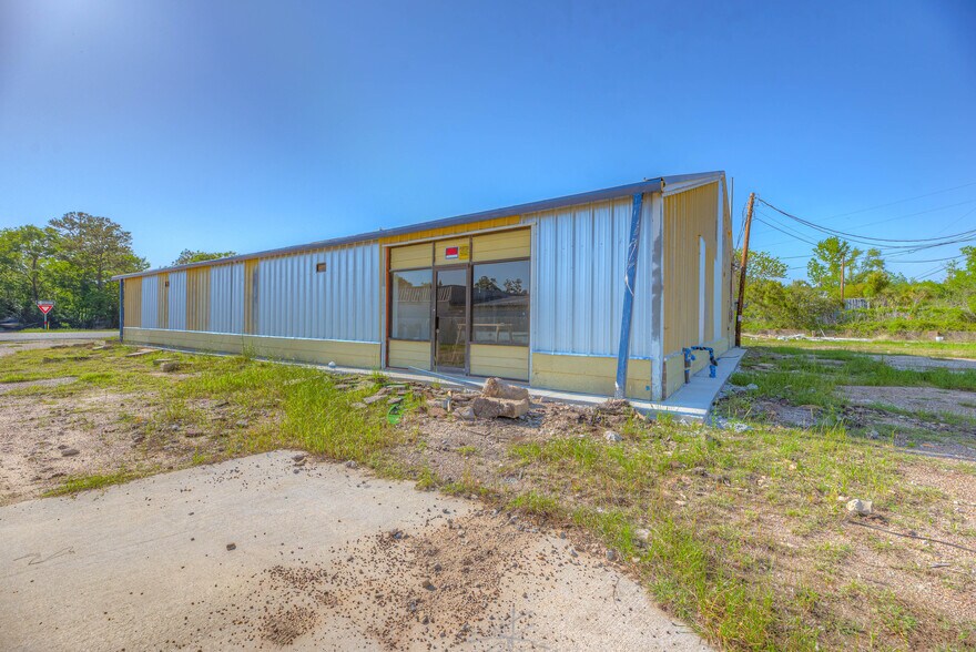 More Photos Of 4129 US-59 Hwy, Livingston Truck Terminal For Sale