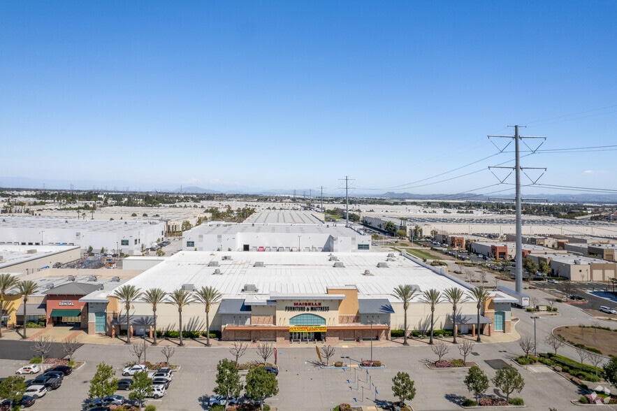 More Photos Of 14659 Ramona Ave, Chino Department Store For Lease