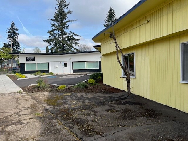 More Photos Of 7981 SE 17th Ave, Portland Freestanding For Sale