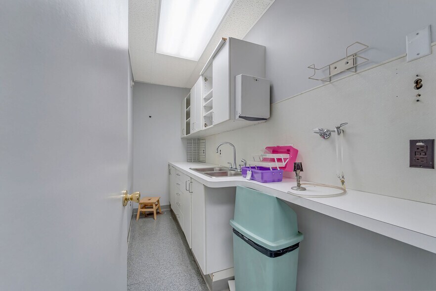 More Photos Of 535 Monmouth St, Gloucester City Medical For Sale