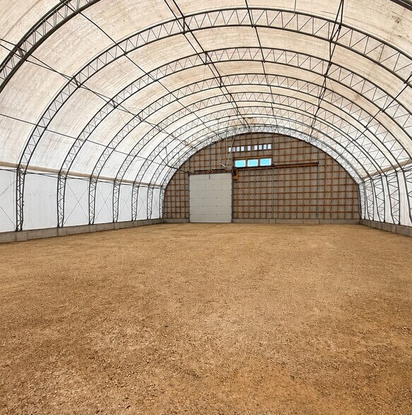 More Photos Of 1065 Oxford St, Sunnyside Industrial For Sale