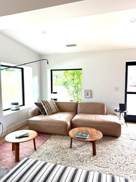 More Photos Of 6 Beaver Brook rd, Yulan Office For Sale