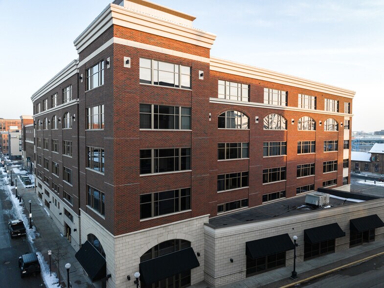 More Photos Of 102 Jay St, La Crosse Office For Lease