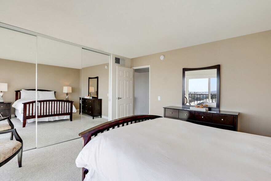 More Photos Of 415-425 Washington Blvd, Marina del Rey Apartments For Lease