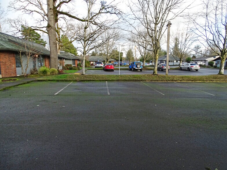 More Photos Of 18455 SW Alexander St, Beaverton Medical For Lease