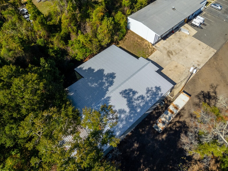 More Photos Of 3143 W Tharpe St, Tallahassee Warehouse For Lease