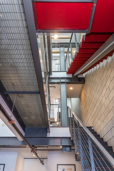 More Photos Of 1212 Abbot Kinney Blvd, Venice Loft Creative Space For Sale