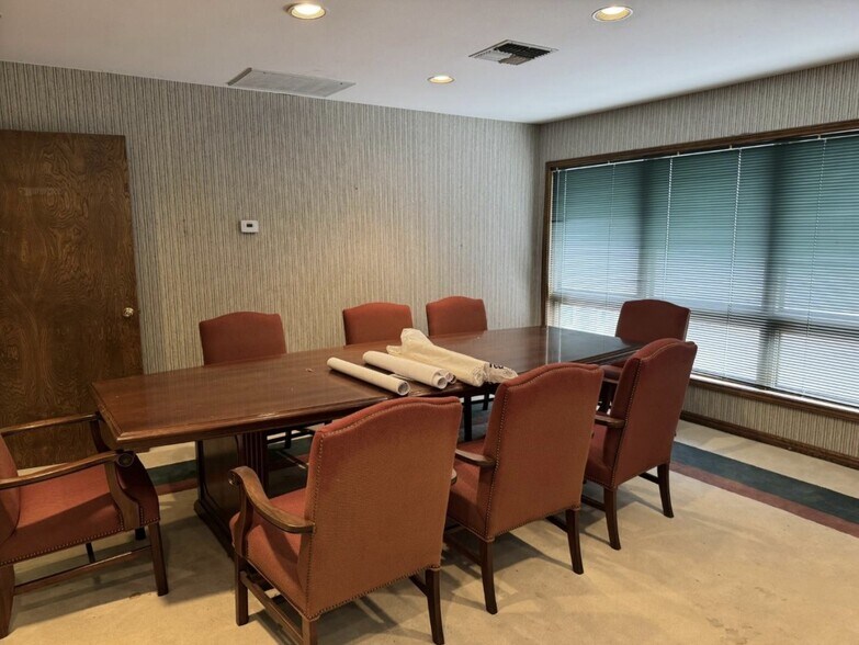 More Photos Of 2124 N 25th St, Waco Medical For Sale