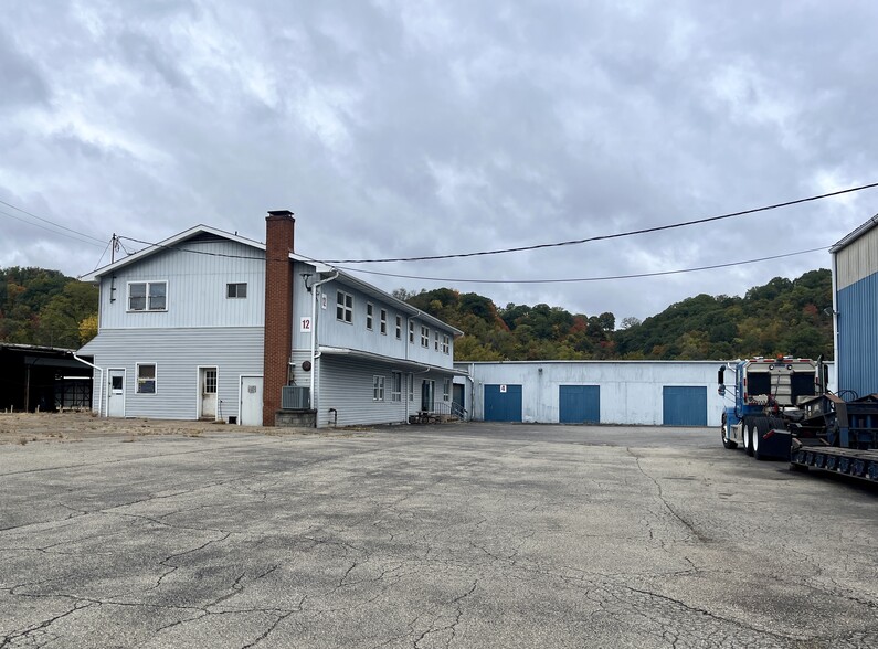 Primary Photo Of 1 Chicago Ave, Elizabeth Warehouse For Lease