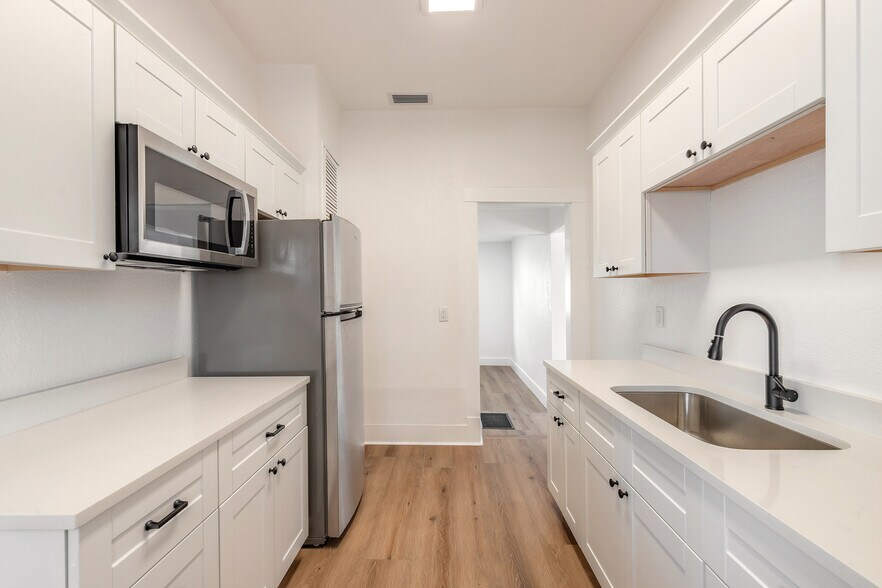 More Photos Of 306 Washington St, New Smyrna Beach Medical For Sale