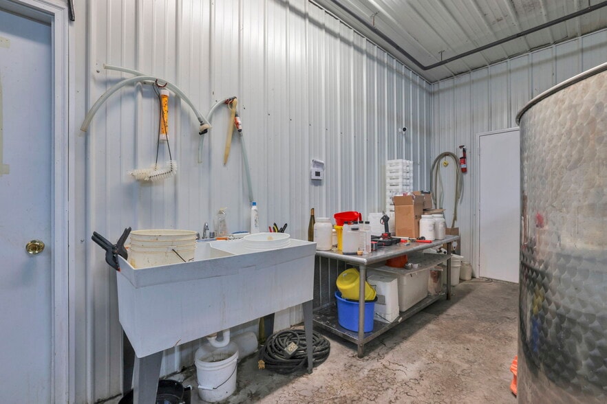 More Photos Of 1900 Winchester Southern Rd, Canal Winchester Winery Vineyard For Sale