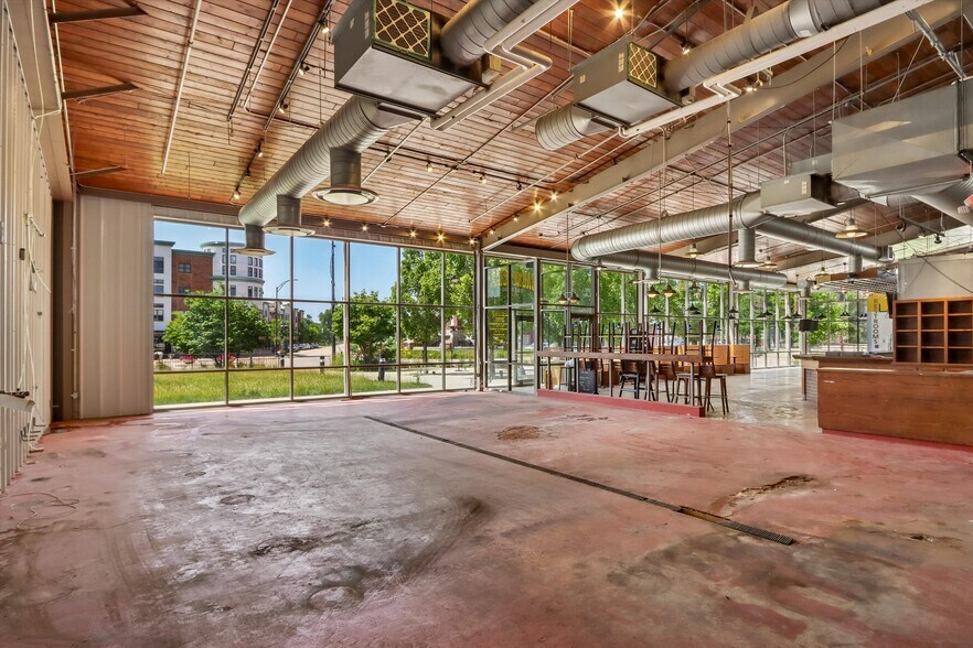 More Photos Of 903 Quarry Rd, Coralville Storefront For Sale