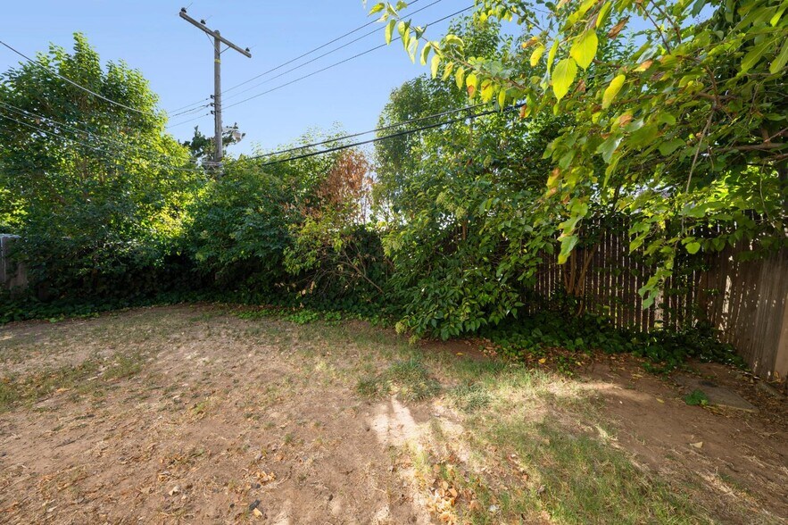 More Photos Of 5743 Woodleigh Dr, Carmichael Multifamily For Sale