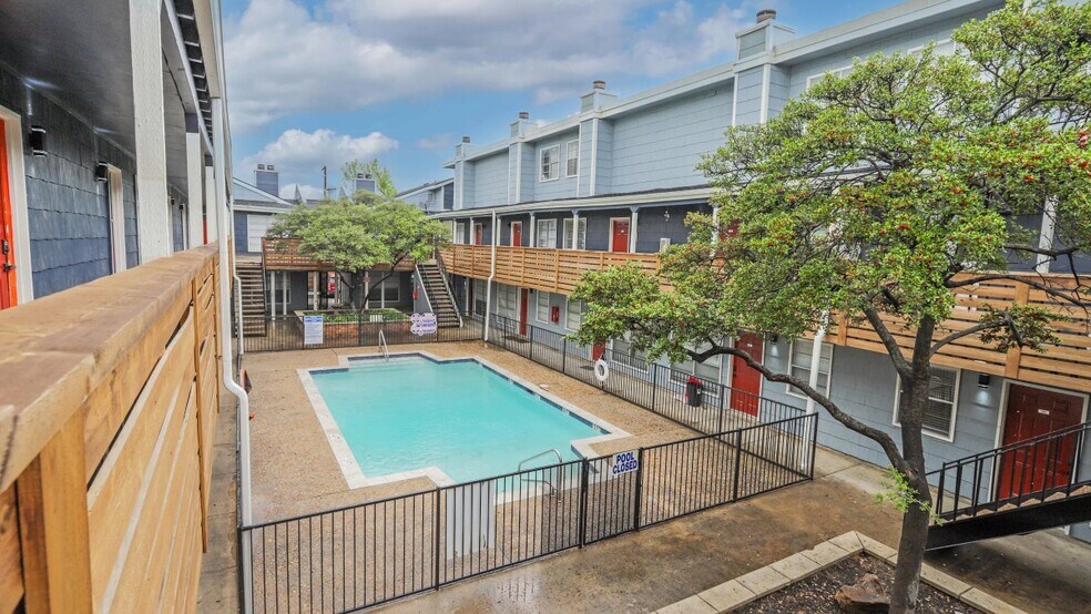 More Photos Of 2807 Bachman Dr, Dallas Apartments For Sale