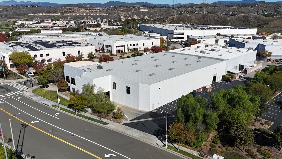 More Photos Of 20758 Centre Pointe Pky, Santa Clarita Warehouse For Lease