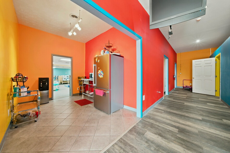 More Photos Of 125-145 E Georgia Ave, Fayetteville Freestanding For Sale