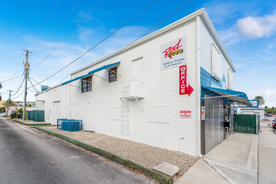 More Photos Of 101 SW Ocean Blvd, Stuart Warehouse For Sale