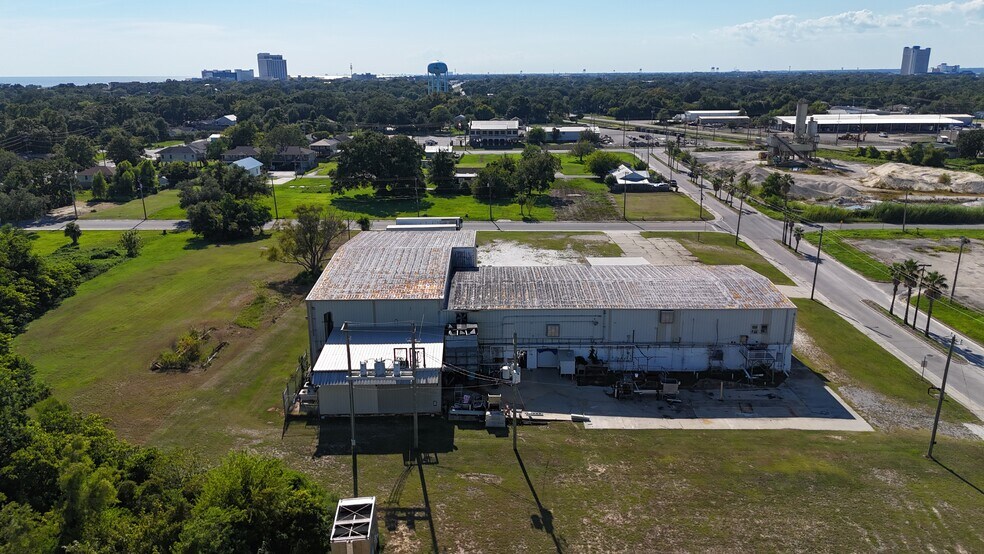 More Photos Of 260 Maple St, Biloxi Food Processing For Sale